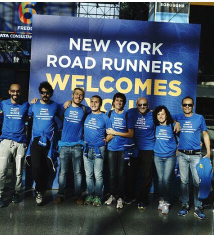 il gruppo dei Blind Runners presenti alla recente New York City Marathon