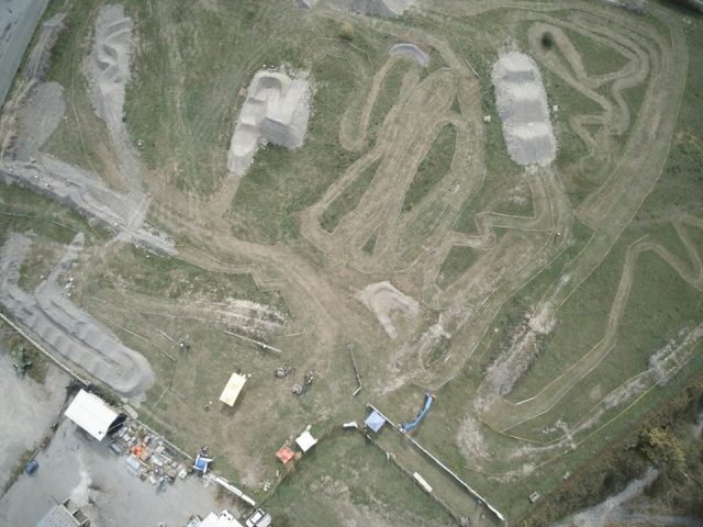 Vista aerea della pista MTB permanente di Casella