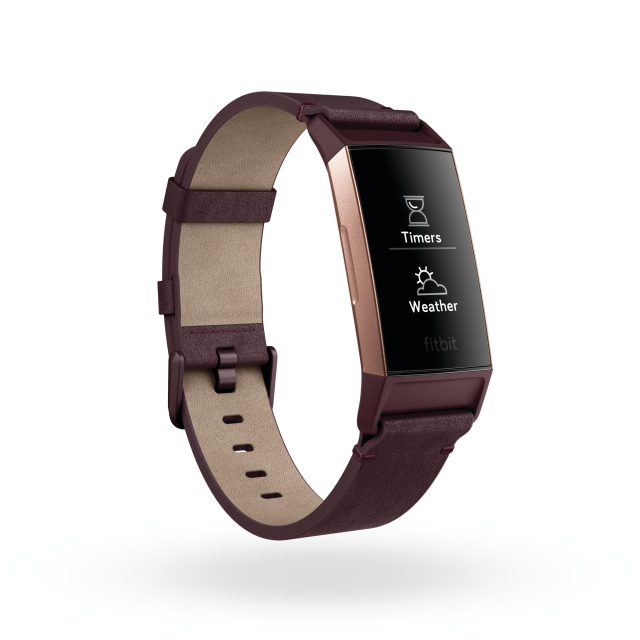 Il Fitbit Charge 3 nella versione esclusiva con cinturino in pelle