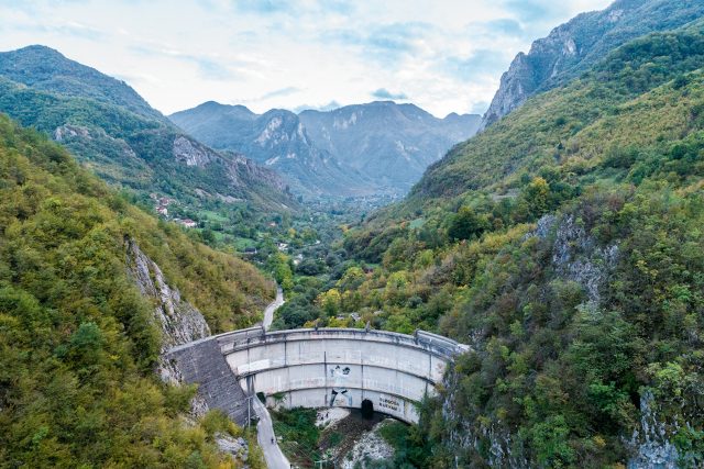Una delle dighe che minacciano la regione dei Balcani, oggetto del progetto BLUE HEART di PATAGONIA