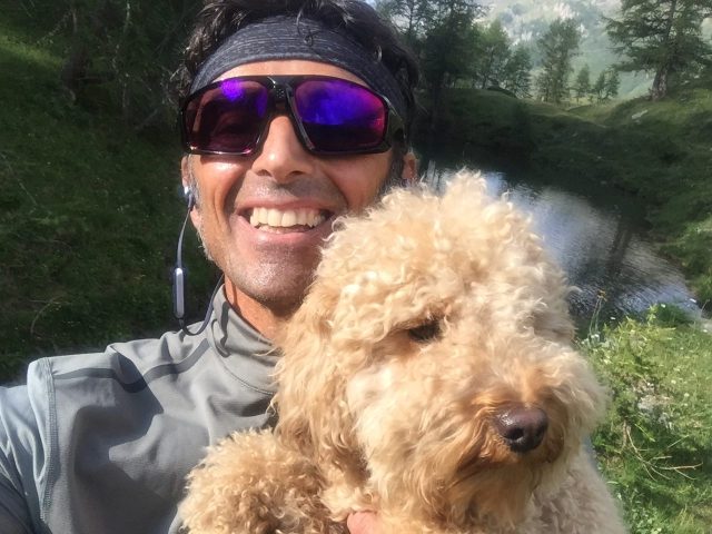 Pesca in fase "meritato riposo"tra i prati di Cervinia quest'estate, dopo una sgambata con oltre 500 metri di D+...alla faccia del cane...
