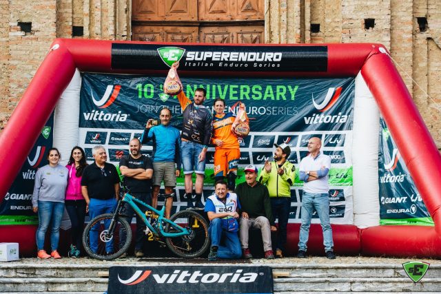 I campioni Superenduro 2018, Nicola Casadei e Laura Rossin, vincenti a Priero