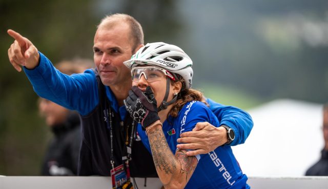 Il CT della Nazionale Italiana Mountain Bike e organizzatore dell'Andora Bike Race Mirko Celestino con Marika Tovo ai Campionati del Mondo di Mountain Bike 2018