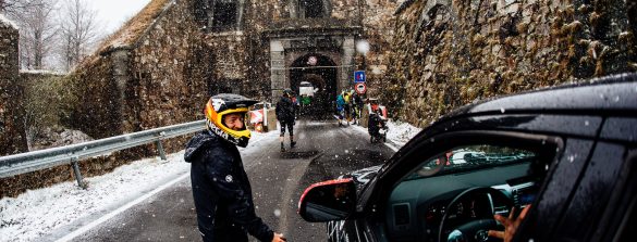 La neve ha causato l'annullamento della prima tappa Superenduro 2019
