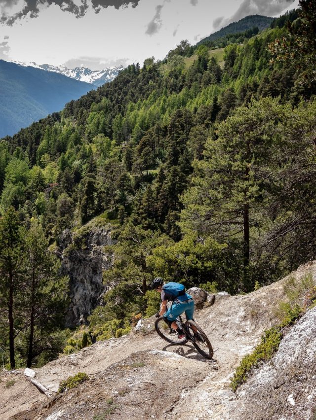 Sentieri sfidanti immersi in ambienti epici con panorami che lasciano senza fiato... tutto questo e tanto altro è Valle d'Aosta