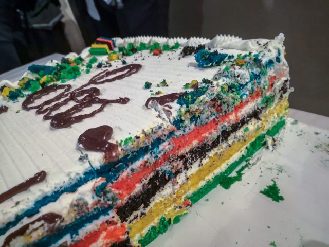 La torta speciale servita alla festa per il titolo iridato di Leo Paez a Monticello SPA