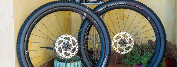 Pneumatici Vittoria Agarro montati con il kit tubeless Milkit