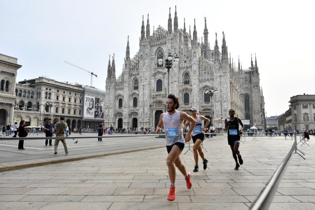 SALOMON RUNNING MILANO del 2019 con lo sfondo più bello di Milano, il Duomo!