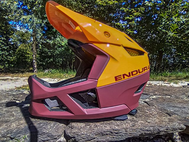 First ride] Nuovo casco integrale Endura