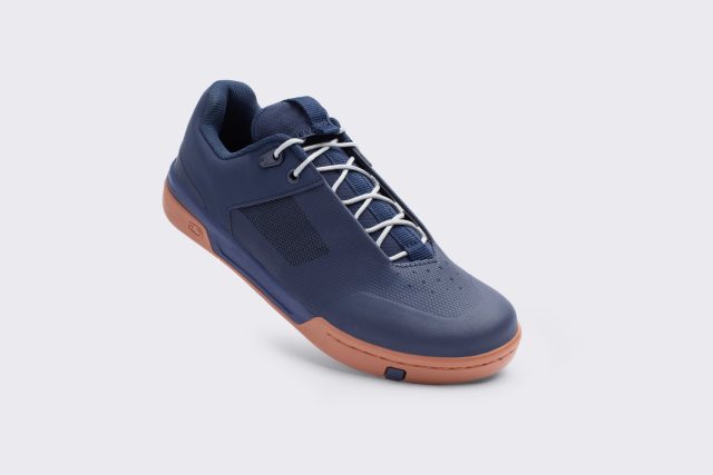 Stamp Lace navy gum silver