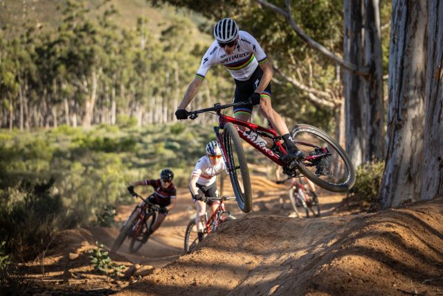 Specialized Factory Racing 2021 - Sarrou action