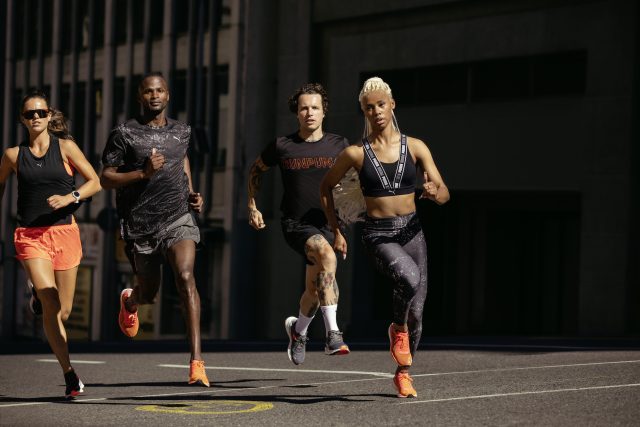 I runner di Puma Running in piena azione con ai piedi la nuova PUMA Liberate