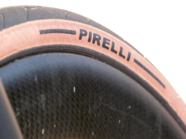Pirelli PZero Race, il clincher che cambia tutto