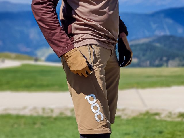 Poc Essential Enduro Shorts and Jersey review - 01