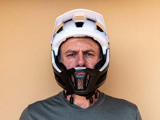Leatt Enduro 3.0 casco mtb modulare test - full face