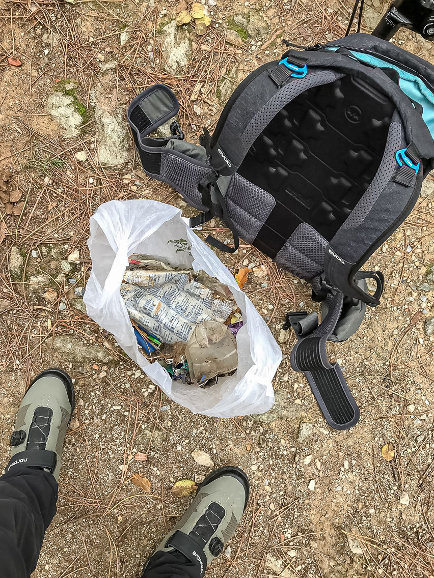 Alla ricerca del sentiero senza rifiuti - Trash Free Trails - Rifiuti a Pedali 04