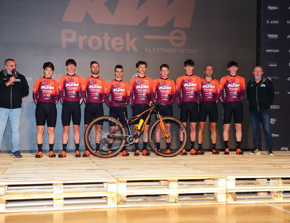 KTM Protek Elettrosystem presentazione team 2024 - cover