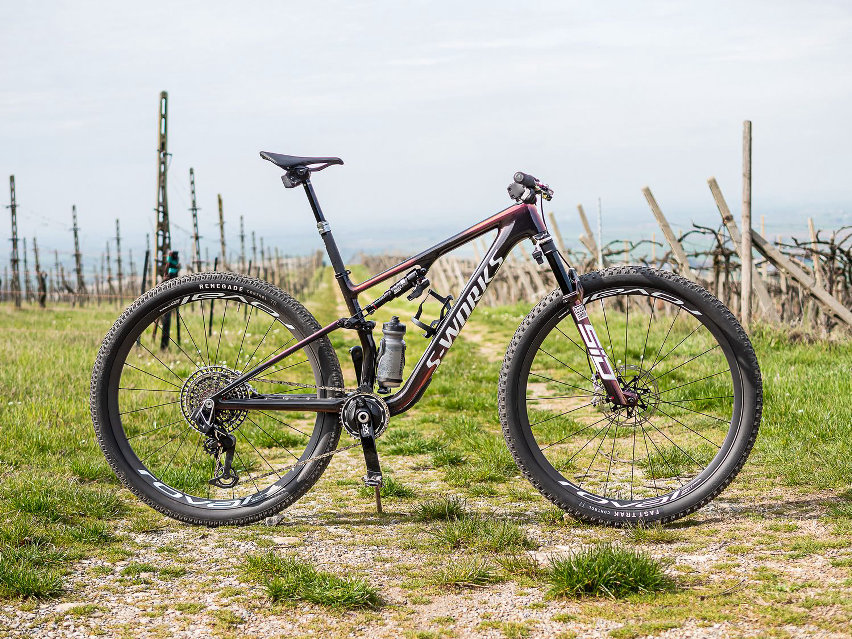 Specialized S-Works Epic 8 test review - bici lato dx