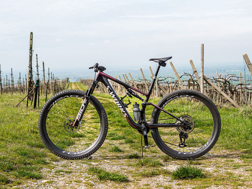 Specialized S-Works Epic 8 test review - bici lato sx