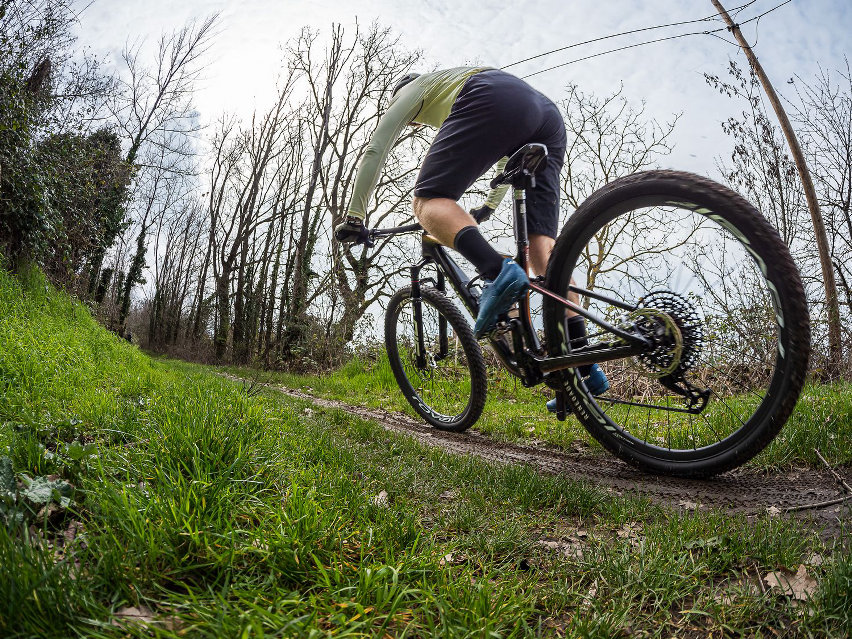 Specialized S-Works Epic 8 test review - fuorisella basso sx
