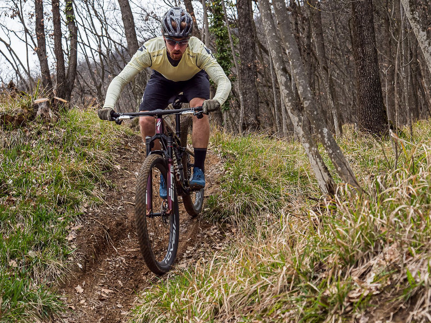 Specialized S-Works Epic 8 test review - doppia curva