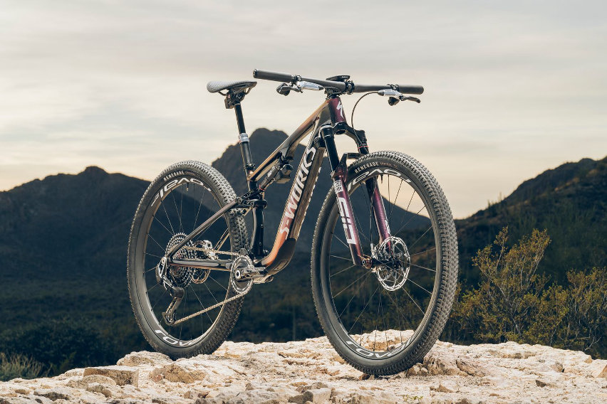 Specialized S-Works Epic 8 - lifestyle