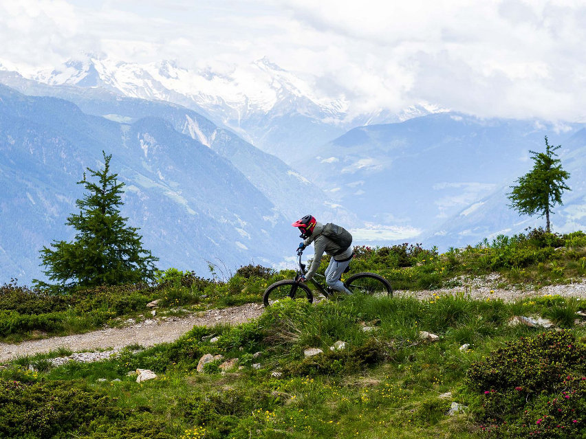 bike park plan de corones - trail building itw - riding 03