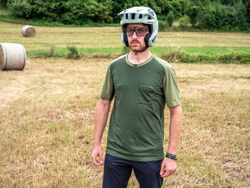 Endura gv500 maglia e singletrack shorts - test abbigliamento mtb - cover