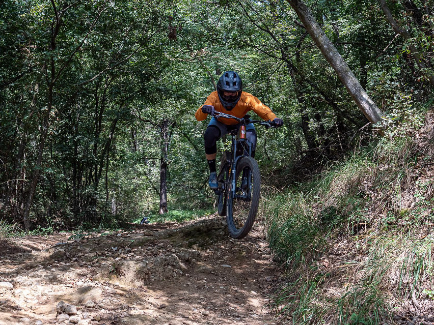 mondraker dune xr emtb light con motore bosch sx - test - action d iscesa 01