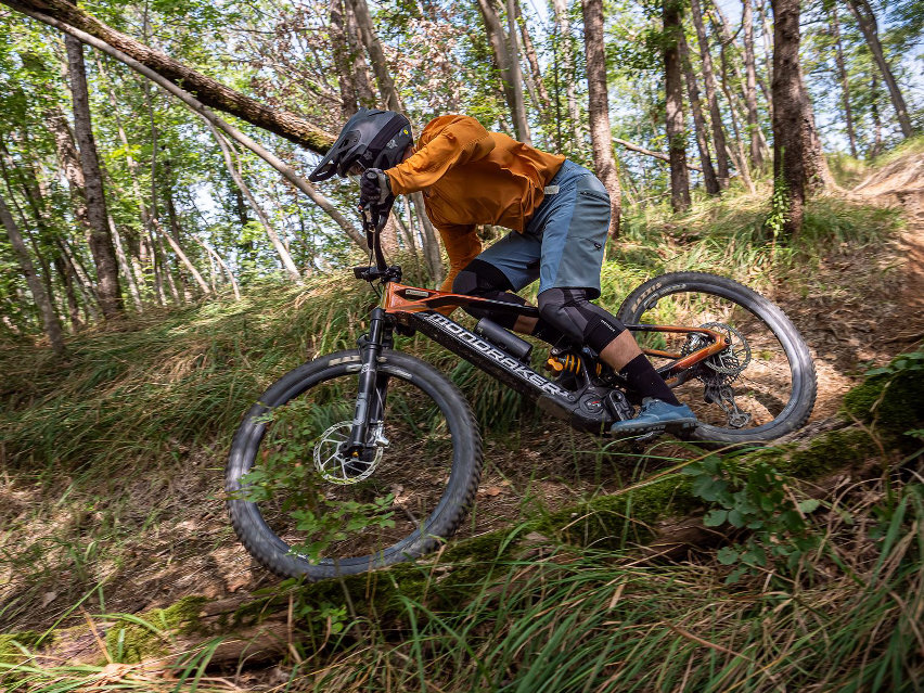 mondraker dune xr emtb light con motore bosch sx - test - action discesa 02