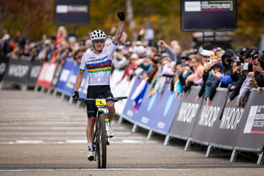 xco world cup mont-sainte anne - Alan Hatherly traguardo