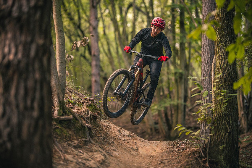 Perché il peso è ancora importante su una mountain bike - action 01