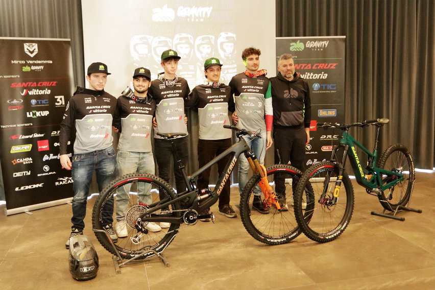 AB Santa Cruz Vittoria Gravity Team - cover