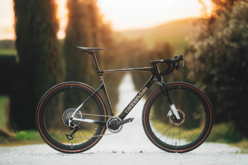 cannondale superx 2025 foto laterale statica in esterni