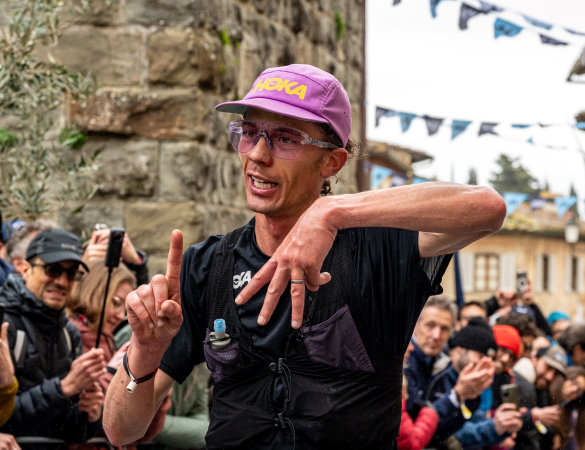 Jim Walmsley infiamma il Chianti Ultra Trail by UTMB