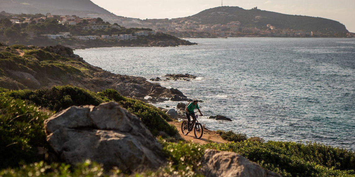Corsica: sentieri selvaggi a Ile Rousse