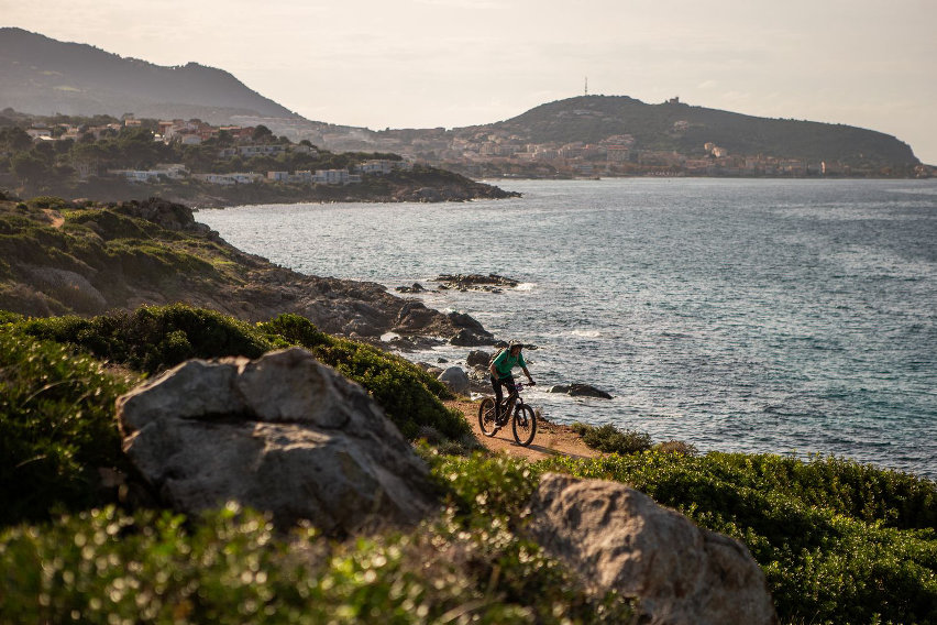 Corsica - sentieri selvaggi - Ile Rousse Balagne MTB - cover