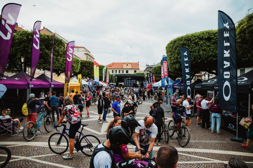 enduro world cup 2025 pietra ligure - paddock