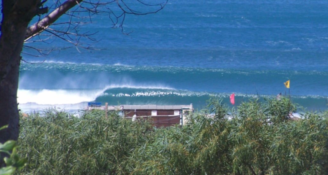 Isola Rossa, sabato 23 il Local Long Contest: surfisti in gara alla Marinedda