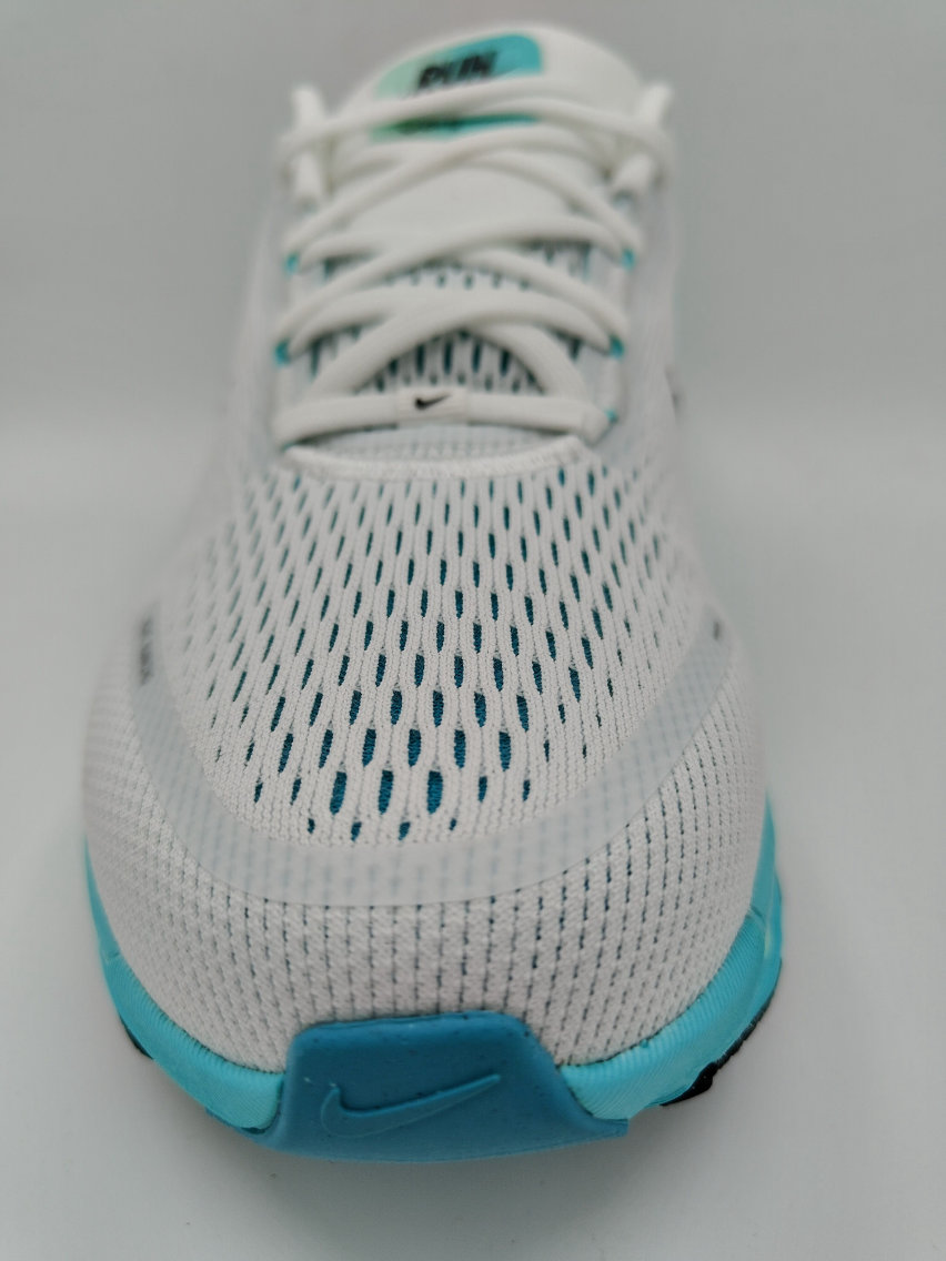 NIKE Vomero