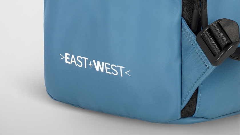 >East+West< di DONE!, la parola movimento ha un nuovo significato