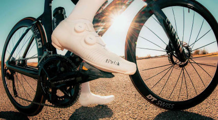 scarpa bici fizik vega carbon foto statica indossata