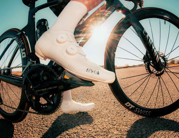 scarpa bici fizik vega carbon foto statica indossata