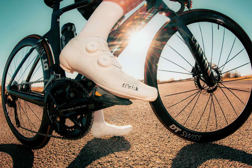 scarpa bici fizik vega carbon foto statica indossata