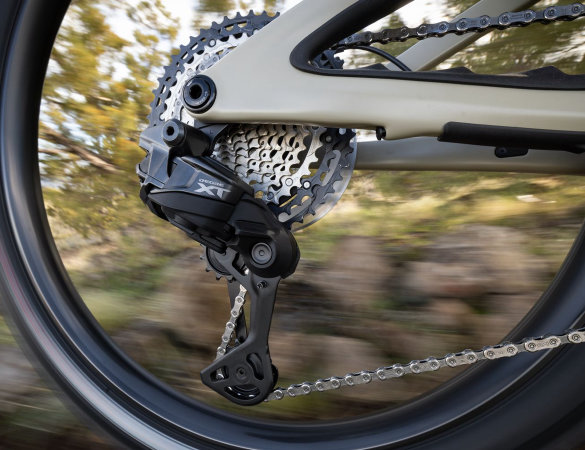 Shimano XT M8200 Di2: trasmissione wireless per MTB ad alte prestazioni