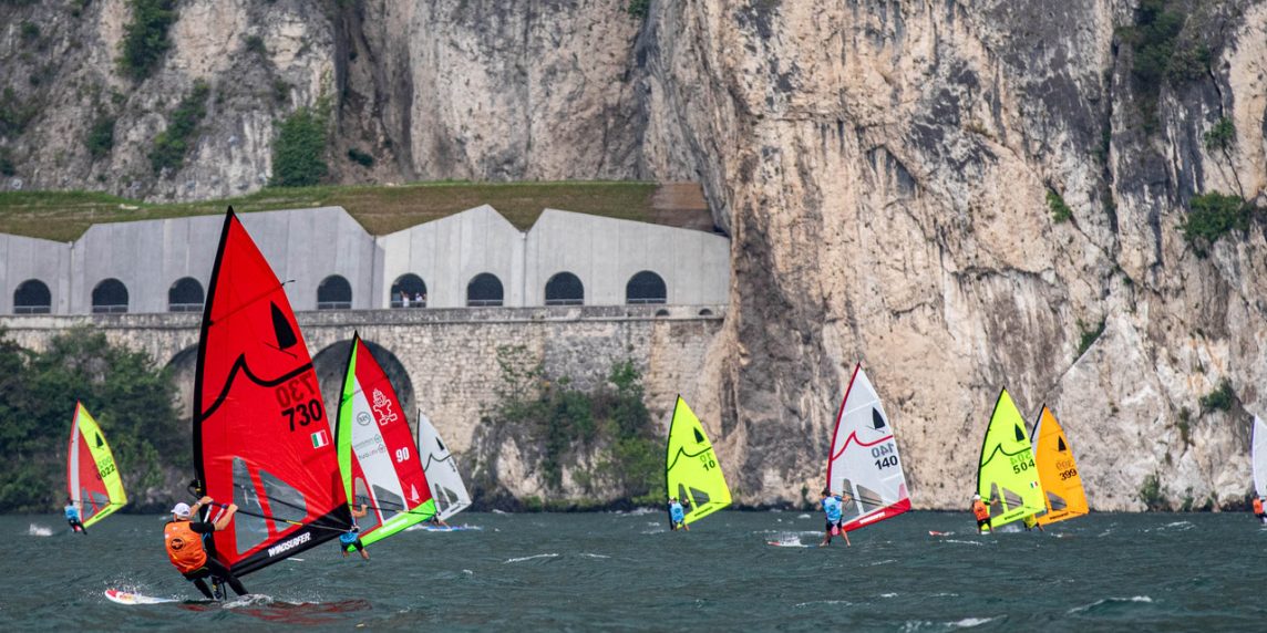 Iniziato il Campionato Windsurfer a Torbole