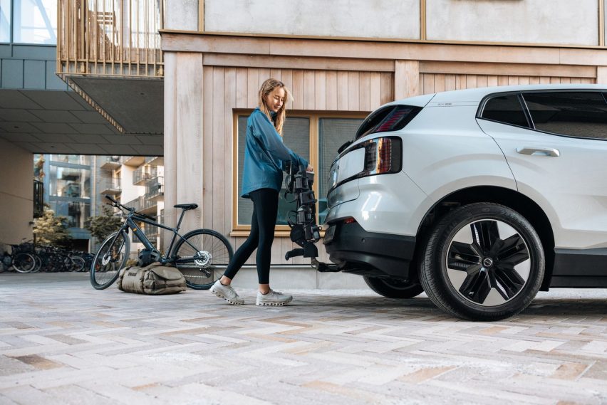 thule outpace - portabici gancio traino - lifestyle