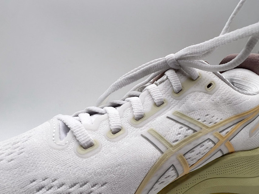 GEL-KAYANO 32 di ASICS