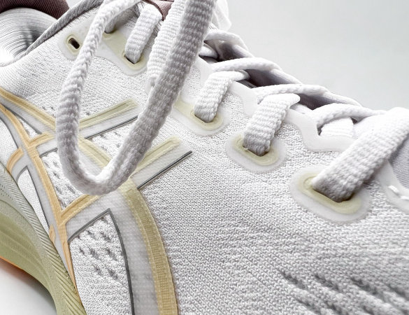 GEL-KAYANO 32 di ASICS
