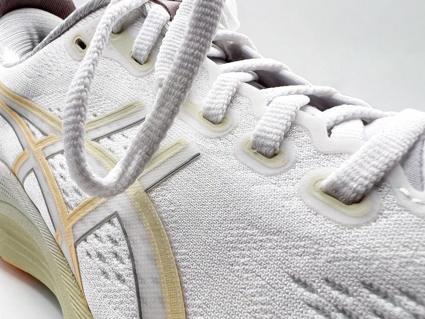 GEL-KAYANO 32 di ASICS